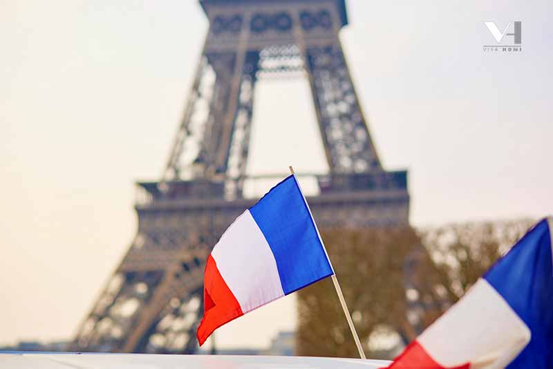 مدارک-لازم-برای-ارائه-به-سفارت-برای-ویزای-فرانسه-دانشجویی